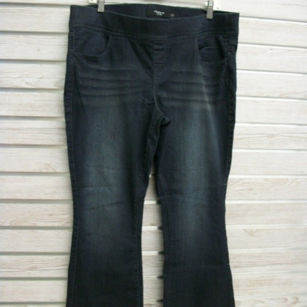 TORRID denim jeggings. 1XS NWOT Boot Cut Stretch